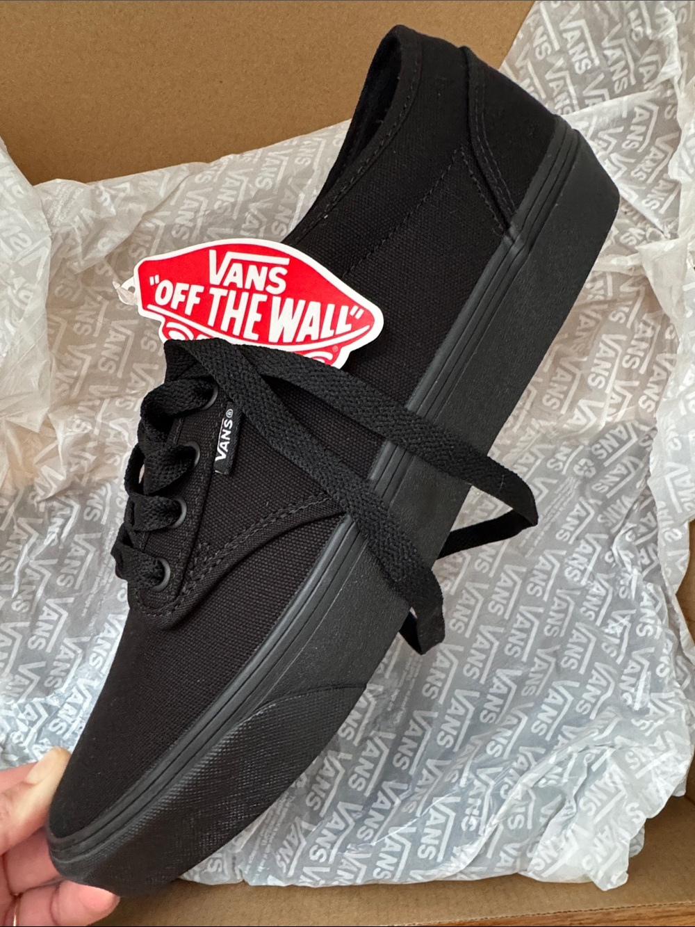 NWT Unisex Vans Atwood Canvas Lace-Up Sneaker in Black